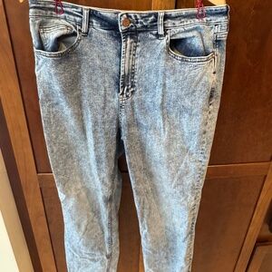 Hint of Blu Straight Jeans Size 31 Nice quality Soft feel 27" Inseam Lightly Use
